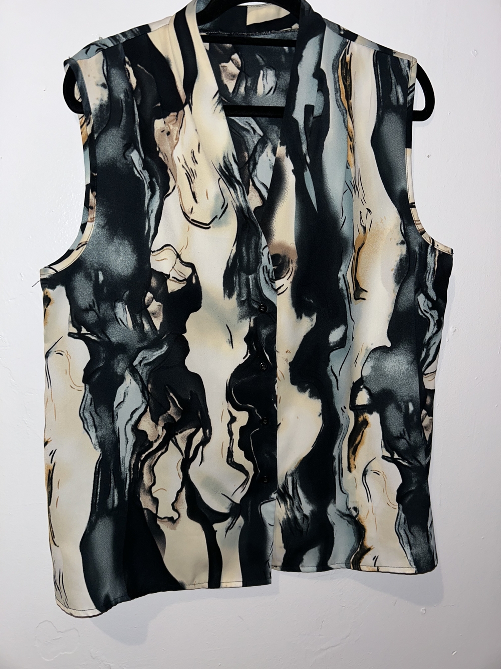 Sleeveless Abstract Marble Print Top - Black & Cream